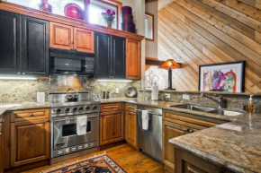 Ridgepoint Townhome 115 by East West Hospitality